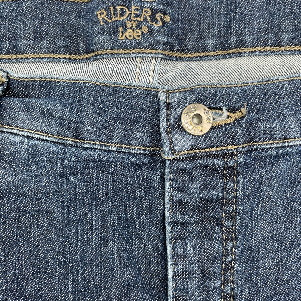 Lee,  Riders - Picture 5 of 7